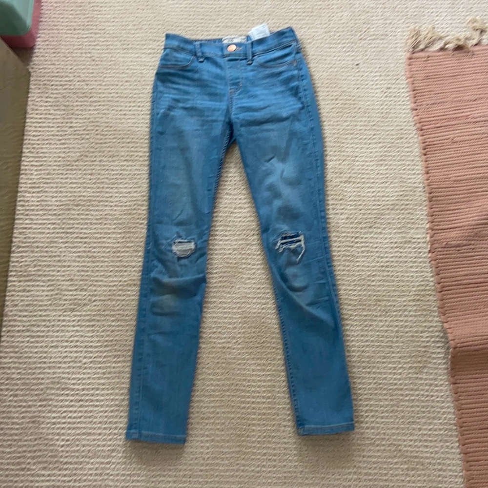 Blue Jeggings with little rips